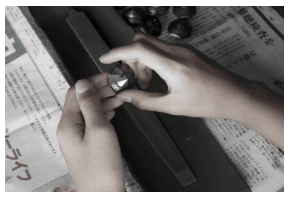 【6月】マイ・ベーゴマを作って世代を超えた真剣勝負!(午前 ベーゴマ加工)